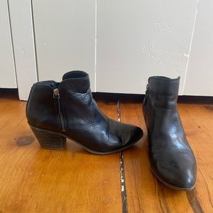 FRYE Judith Black Ankle Boots 8.5
